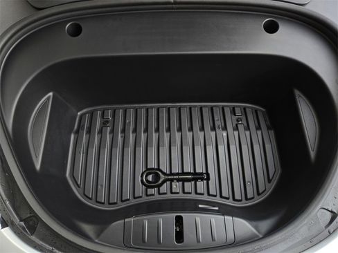 Used 2023 Tesla Model 3 Standard Range image 23