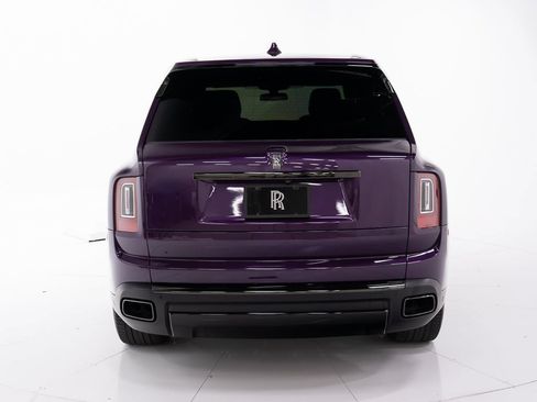 Certified 2022 Rolls-Royce Cullinan Black Badge w/ Dark Exterior Package AWD/4WD image 4