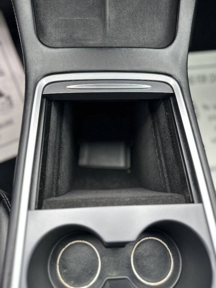 Used 2022 Tesla Model Y Performance AWD/4WD image 15