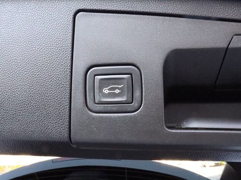 Used 2021 Cadillac XT4 Sport image 6