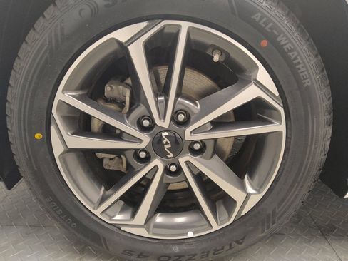 Used 2022 Kia Forte LXS w/ LXS Technology Package FWD image 31