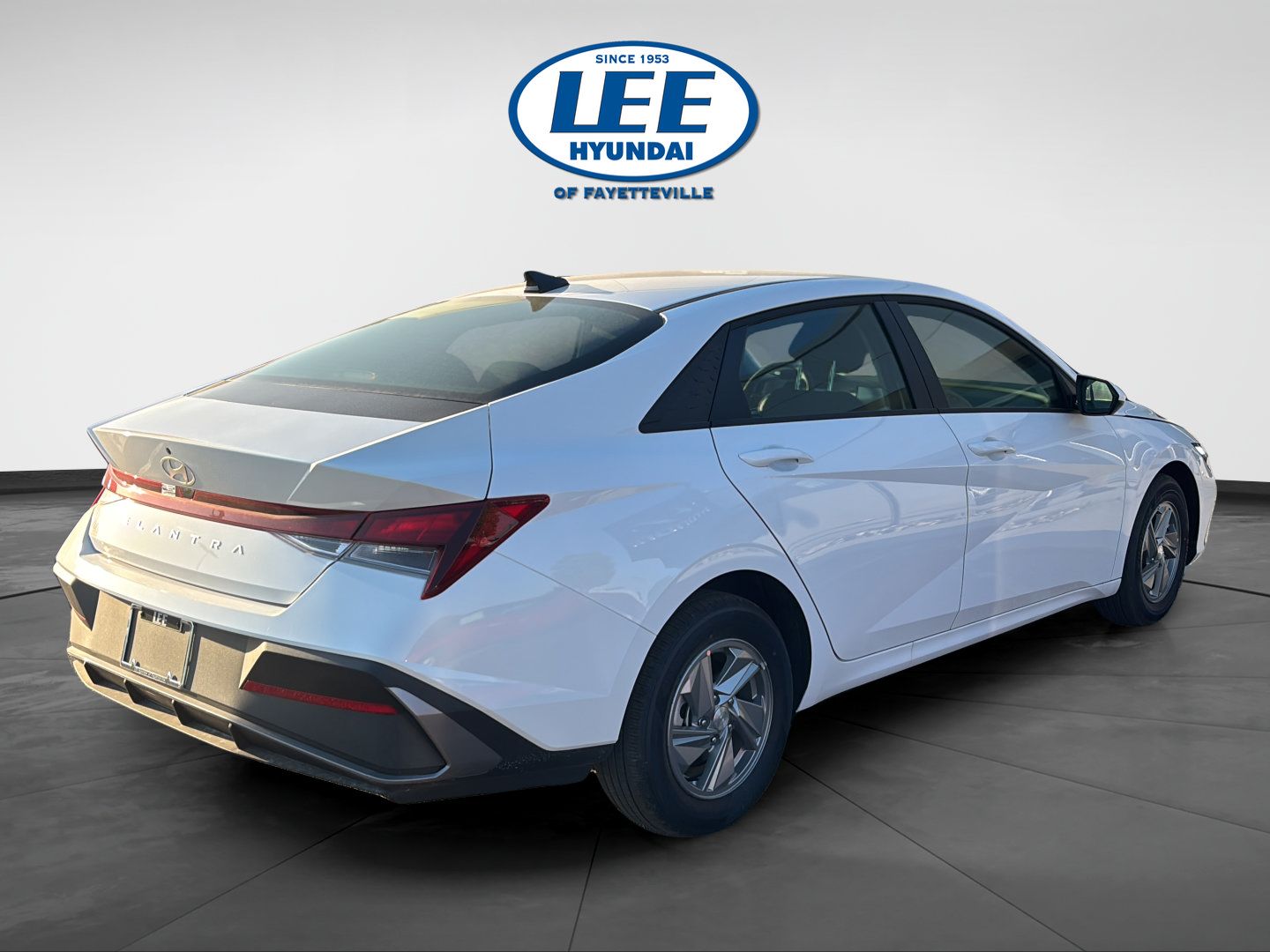 Certified 2026 Hyundai Elantra SE FWD image 3