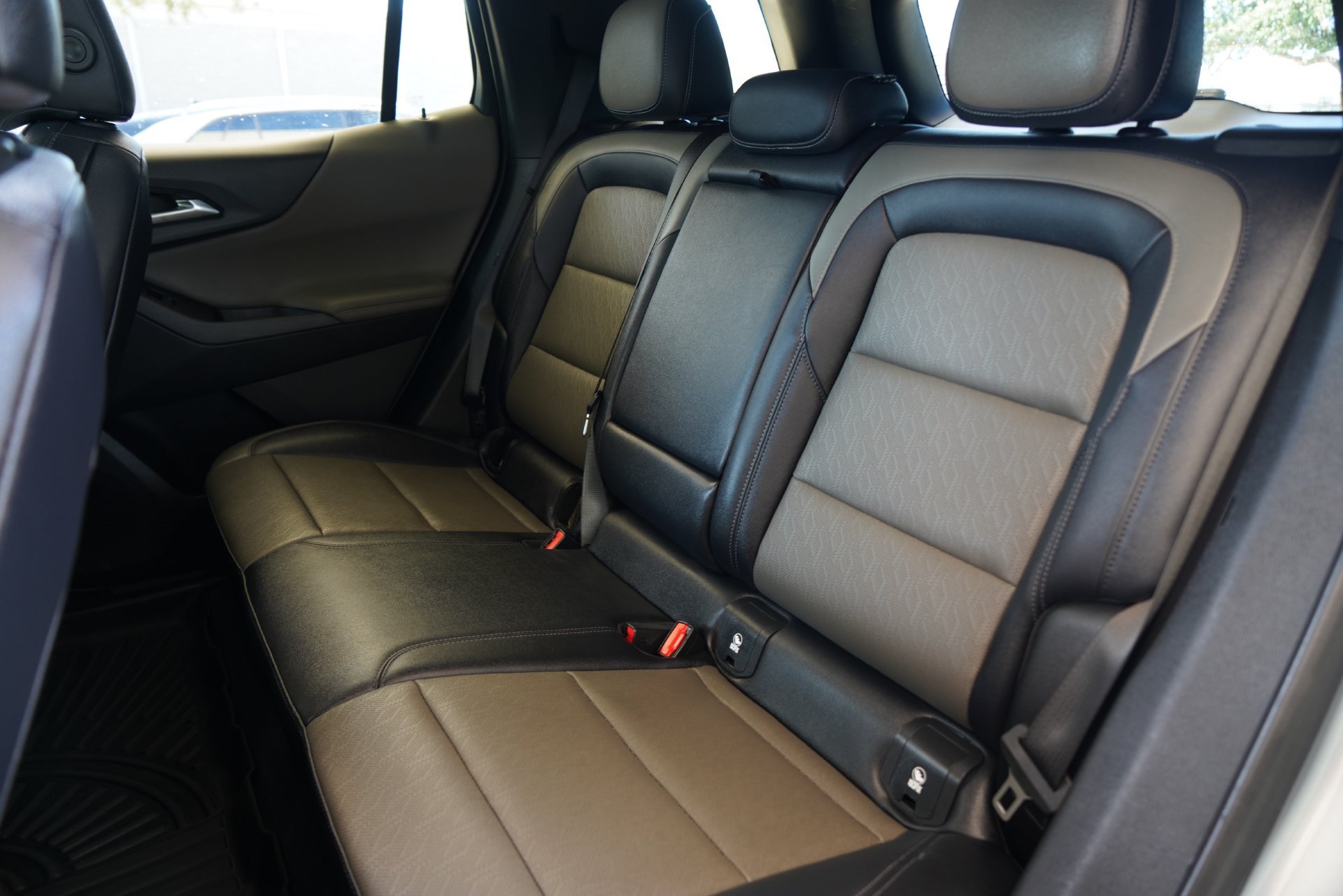Used 2025 Chevrolet Equinox LT w/ Convenience Package II FWD image 30