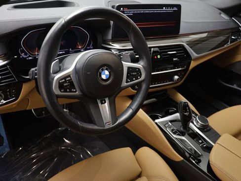 Certified 2023 BMW 530i xDrive w/ M Sport Package AWD/4WD image 6