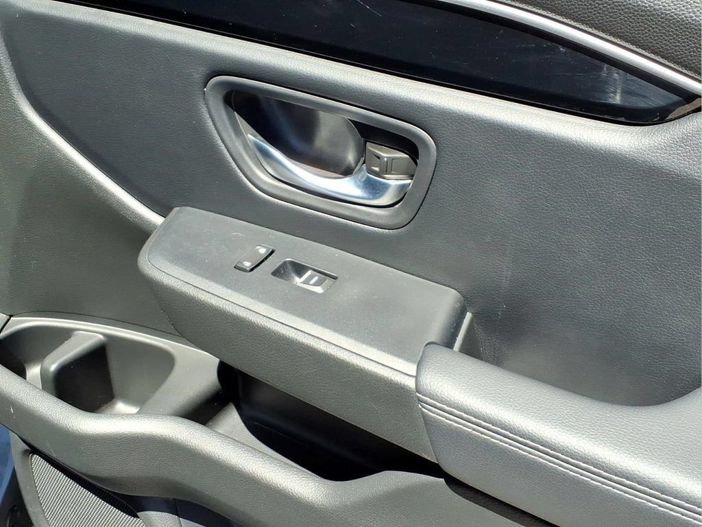 Used 2025 Honda Pilot EX-L image 15