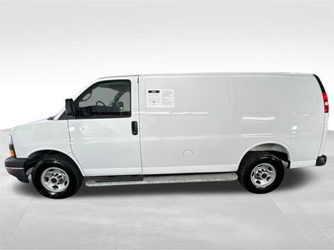 Used 2025 GMC Savana 2500 w/ Driver Convenience Package RWD image 8