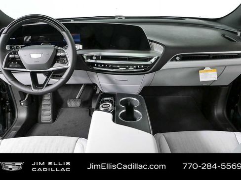 New 2026 Cadillac Lyriq Premium Luxury image 18