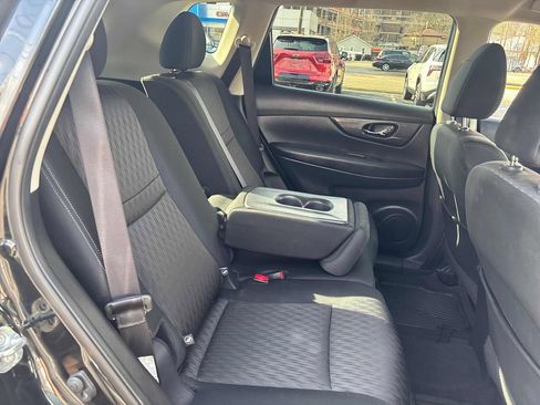 Used 2019 Nissan Rogue SV image 28