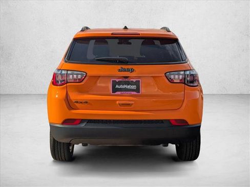 Used 2026 Jeep Compass Latitude image 8