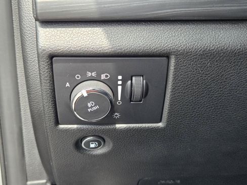 Used 2021 Jeep Grand Cherokee Freedom Edition RWD image 19