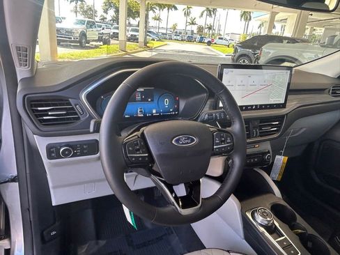 Certified 2024 Ford Escape SE w/ PHEV Premium Package FWD image 36