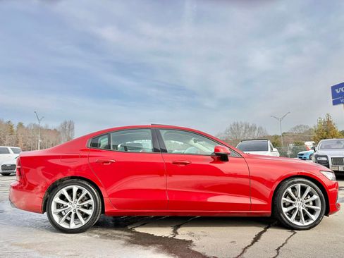 Used 2019 Volvo S60 T5 Momentum image 6