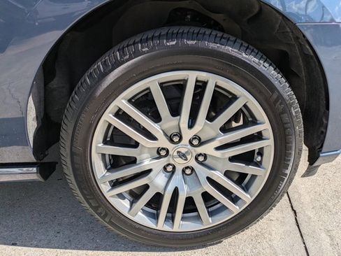 Certified 2022 Ford Expedition Platinum image 11