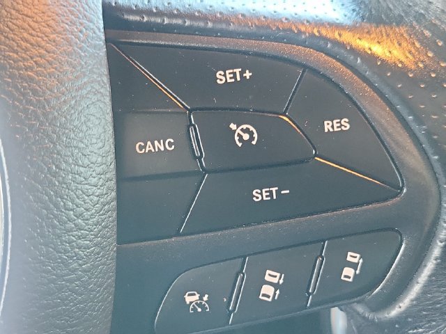 Used 2017 Dodge Challenger R/T Scat Pack RWD image 9