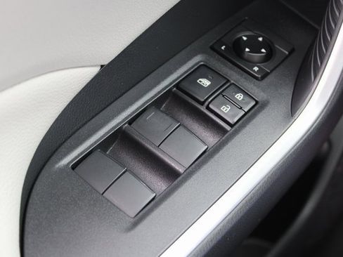 Used 2020 Toyota RAV4 XLE image 30