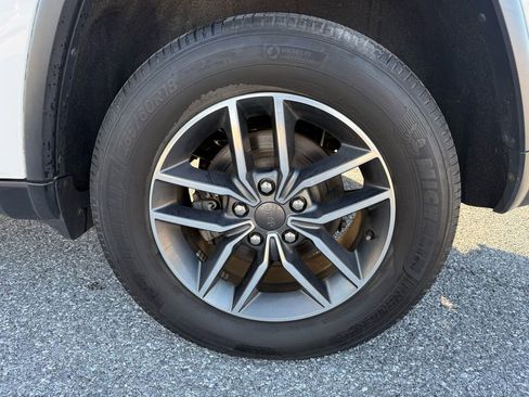 Used 2020 Jeep Grand Cherokee Limited image 34