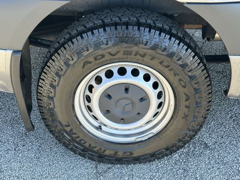 Used 2023 Mercedes-Benz Sprinter 144 Cargo image 19