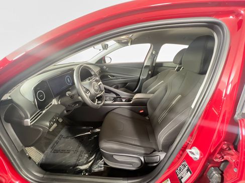 Used 2023 Hyundai Elantra SEL w/ Convenience Package image 21