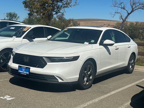 Used 2024 Honda Accord EX image 2