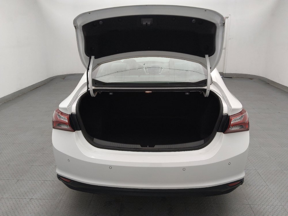Used 2020 Chevrolet Malibu LT FWD image 29