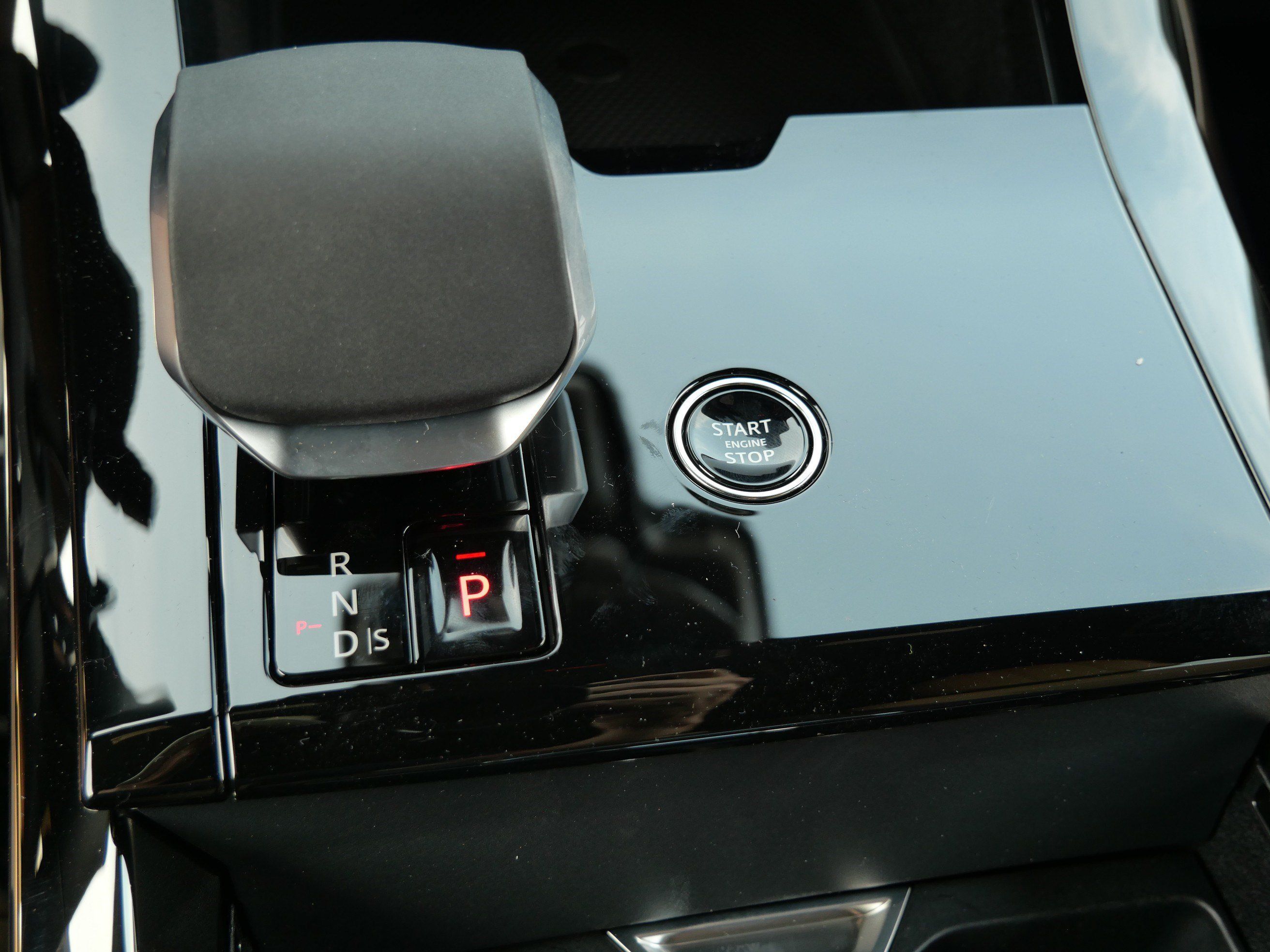 New 2026 Land Rover Range Rover Sport Dynamic SE AWD/4WD image 6