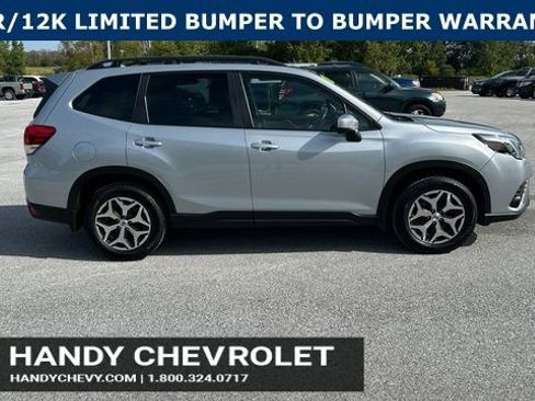 Used 2022 Subaru Forester Premium image 2