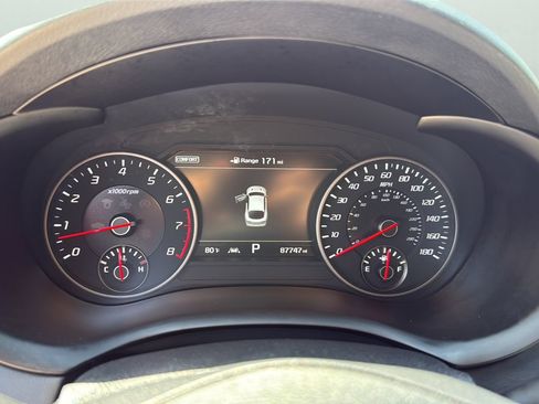 Used 2018 Kia Stinger GT2 AWD/4WD image 13