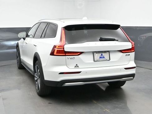 Used 2025 Volvo V60 B5 Cross Country Plus AWD/4WD image 8