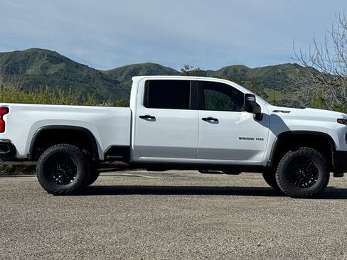 New 2026 Chevrolet Silverado 2500 ZR2 image 3