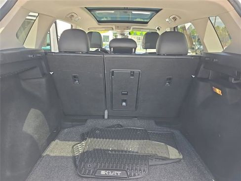 Used 2023 Volkswagen Taos SE w/ Panoramic Sunroof Package FWD image 27