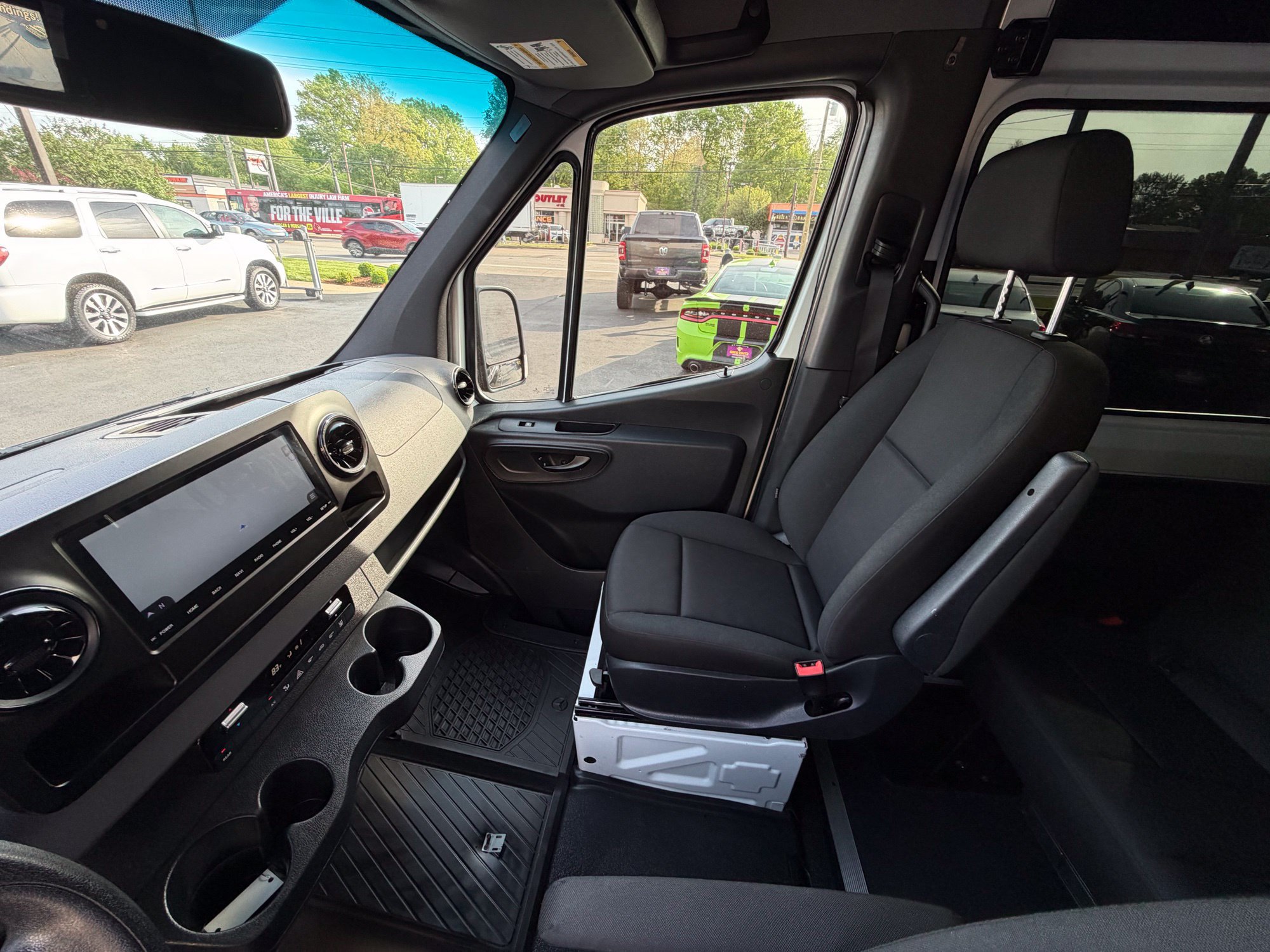 Used 2019 Mercedes-Benz Sprinter 2500 image 22