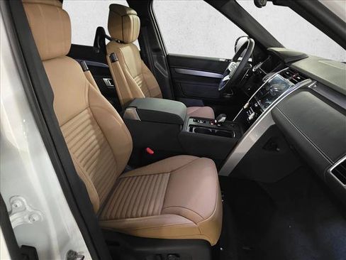 New 2026 Land Rover Discovery Limited Edition AWD/4WD image 10