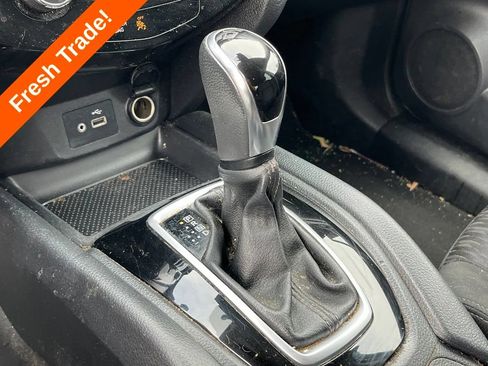Used 2019 Nissan Rogue SV FWD image 22