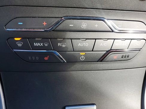 Used 2018 Ford Edge SEL w/ Equipment Group 201A image 17