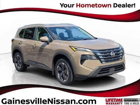 Used 2025 Nissan Rogue SV w/ SV Premium Package FWD image 1