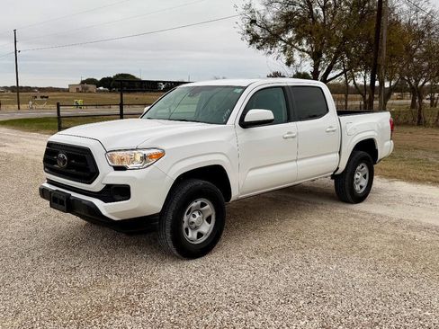 Used 2021 Toyota Tacoma SR image 3