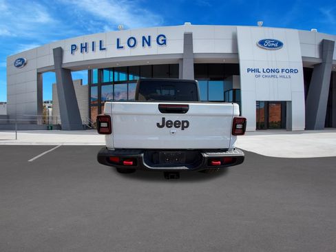 Used 2023 Jeep Gladiator Rubicon w/ LED Lighting Group AWD/4WD image 4