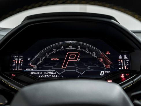 Used 2023 Lamborghini Huracan EVO image 17