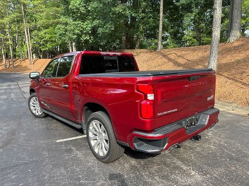 Used 2022 Chevrolet Silverado 1500 High Country w/ Technology Package AWD/4WD image 5