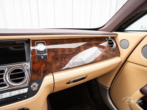 Used 2020 Rolls-Royce Wraith RWD image 31