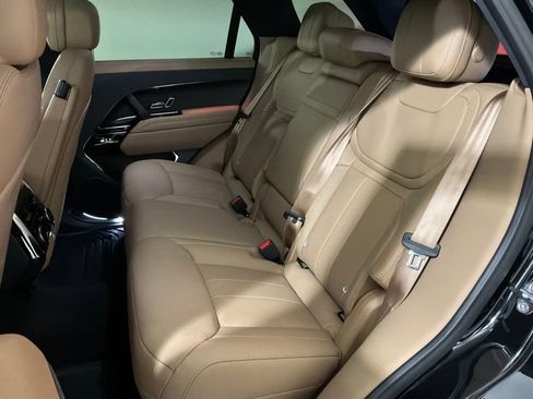Used 2025 Land Rover Range Rover Sport SE AWD/4WD image 19