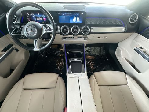 Used 2025 Mercedes-Benz GLB 250 image 24