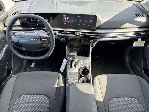 New 2026 Kia Sportage LX FWD image 10
