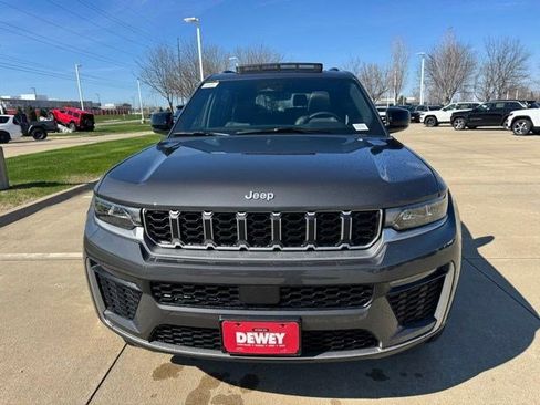 New 2026 Jeep Grand Cherokee L Limited AWD/4WD image 2