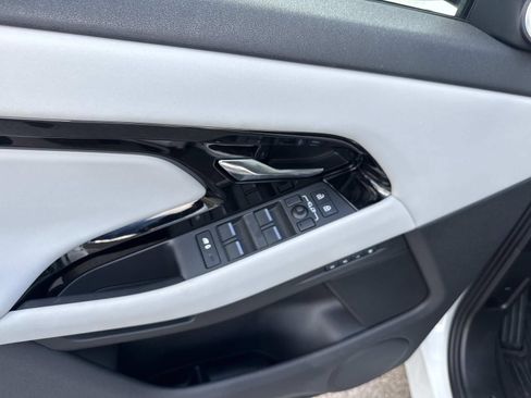 Used 2024 Land Rover Range Rover Evoque Dynamic SE AWD/4WD image 20