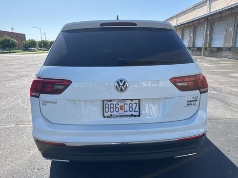 Used 2018 Volkswagen Tiguan SE w/ Panoramic Sunroof Package image 6