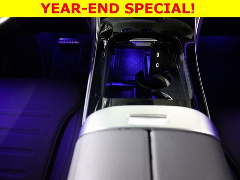 Used 2025 Mercedes-Benz GLC 300 4MATIC image 35