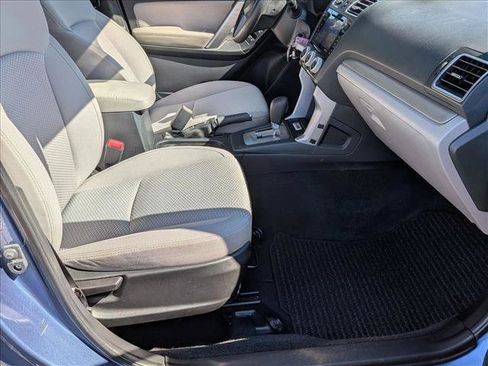 Used 2017 Subaru Forester 2.5i Premium w/ All-Weather Package image 21