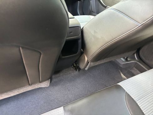 Used 2025 Chevrolet Trax LT FWD image 23