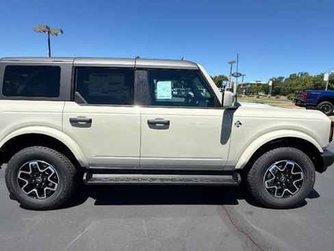 New 2026 Ford Bronco Outer Banks AWD/4WD image 3